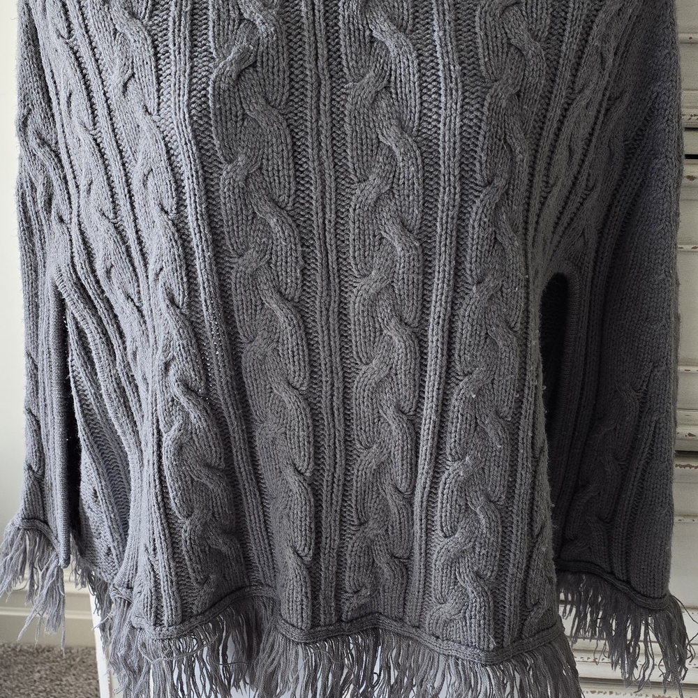 Gray Cable Knit Sweater with Fringe